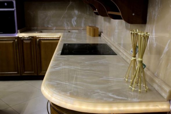 Ako správne vybrať soklovú lištu na pracovnú dosku kuchynskej linky? Ako správne vybrať soklovú lištu na pracovnú dosku kuchynskej linky?